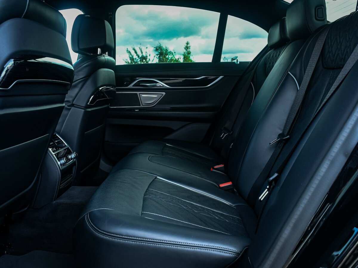 BMW 7 серии 2020 года с пробегом. Фото: #11