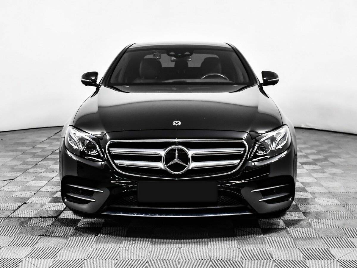 Mercedes-Benz E-Класс 2020 года с пробегом. Фото: #1