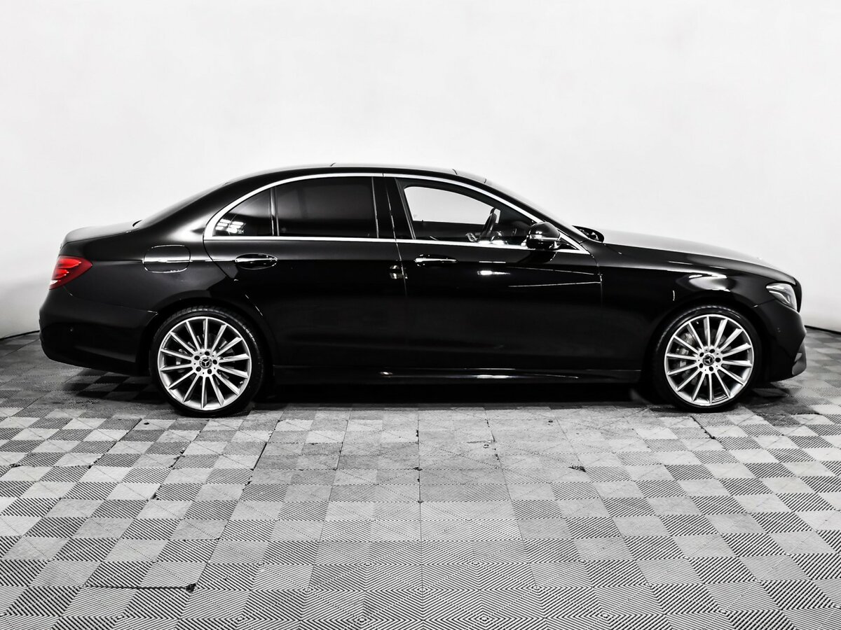 Mercedes-Benz E-Класс 2020 года с пробегом. Фото: #3