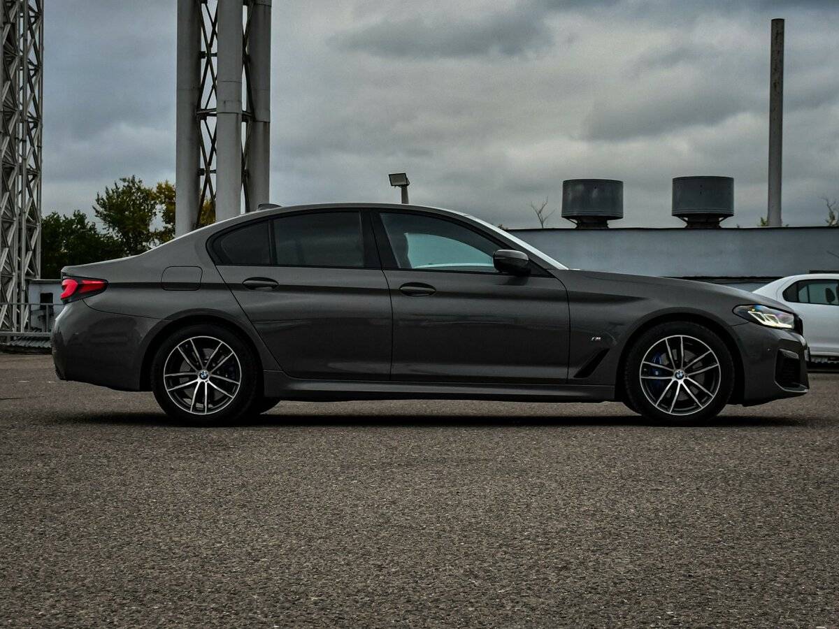 BMW 5 серии 2021 года с пробегом. Фото: #3