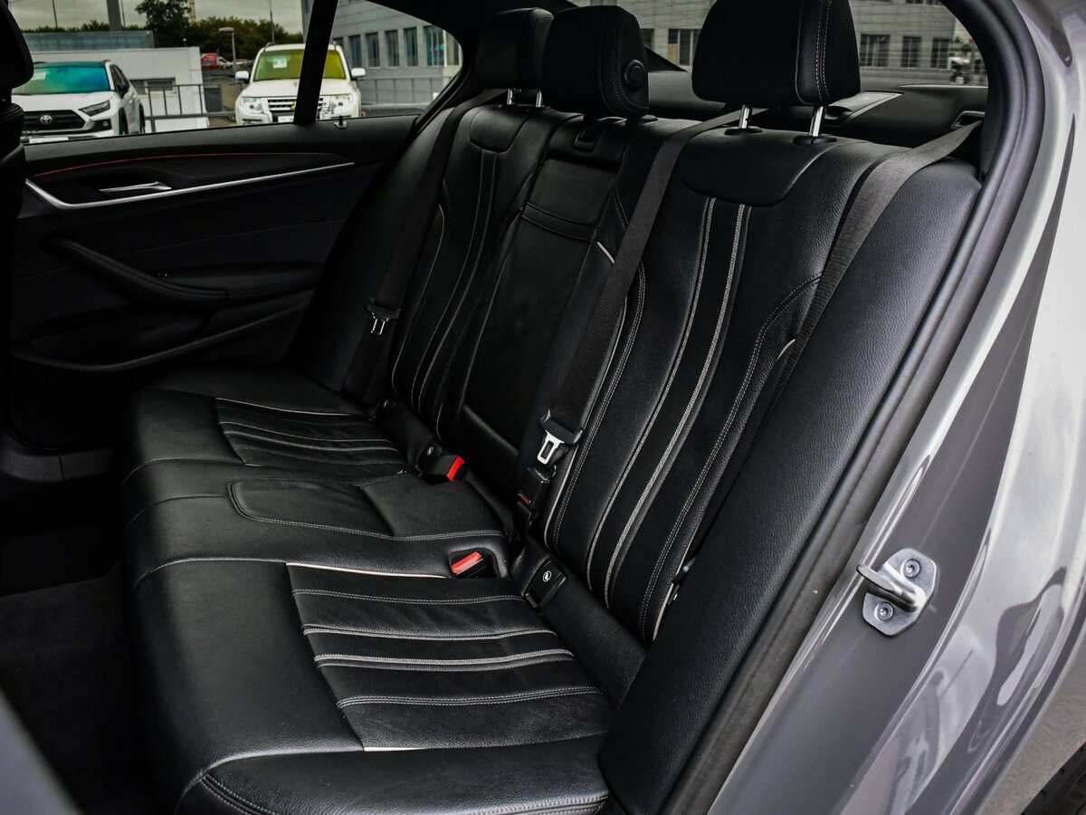 BMW 5 серии 2021 года с пробегом. Фото: #10