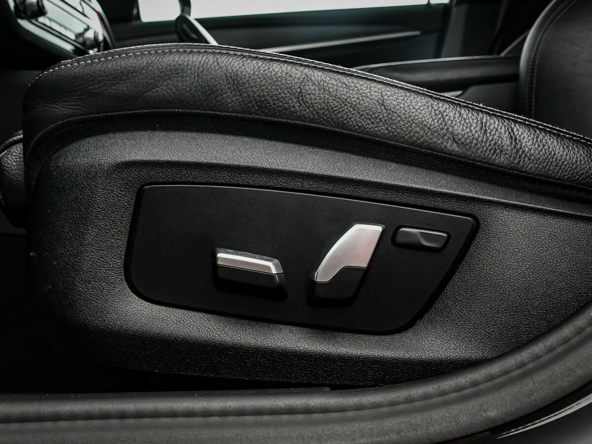 BMW 5 серии 2021 года с пробегом. Фото: #21