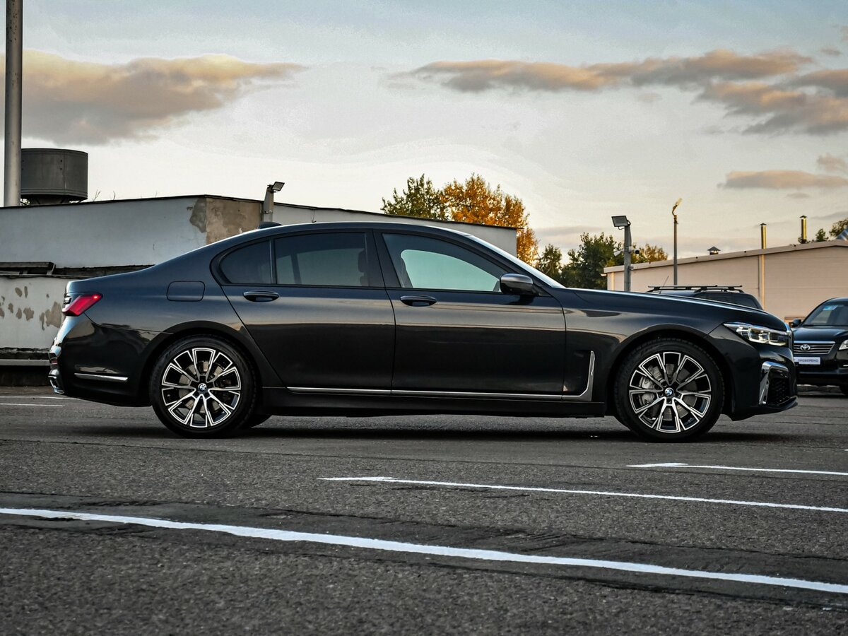 BMW 7 серии 2019 года с пробегом. Фото: #3