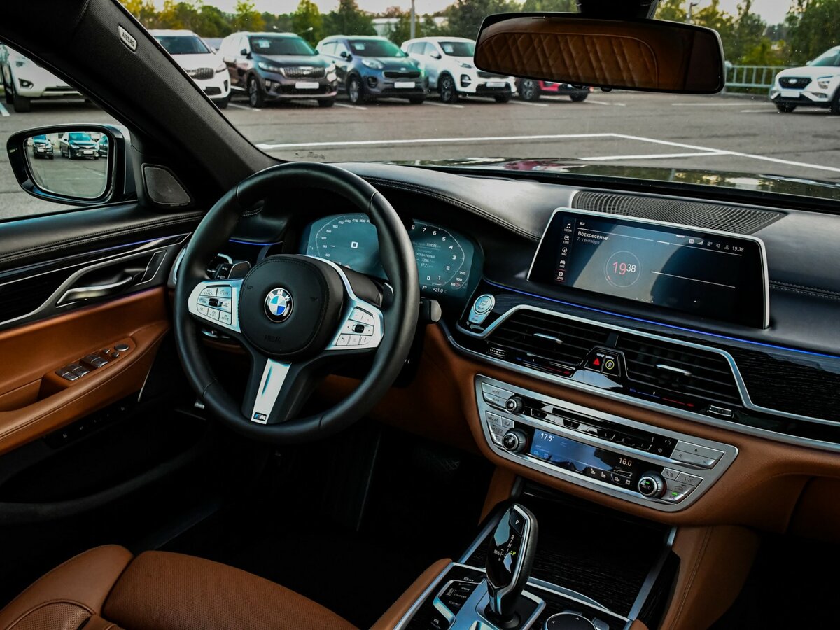 BMW 7 серии 2019 года с пробегом. Фото: #8