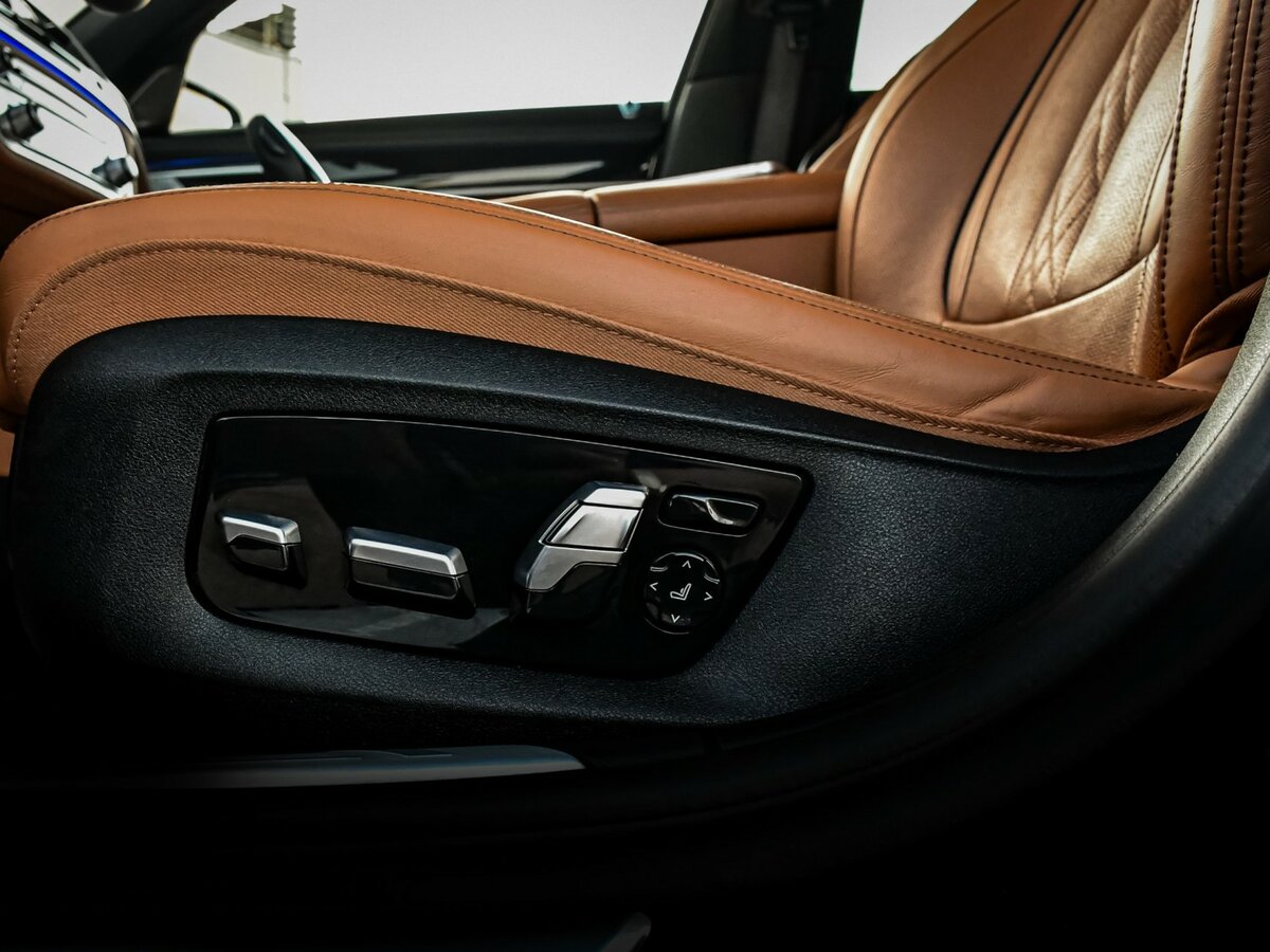 BMW 7 серии 2019 года с пробегом. Фото: #17