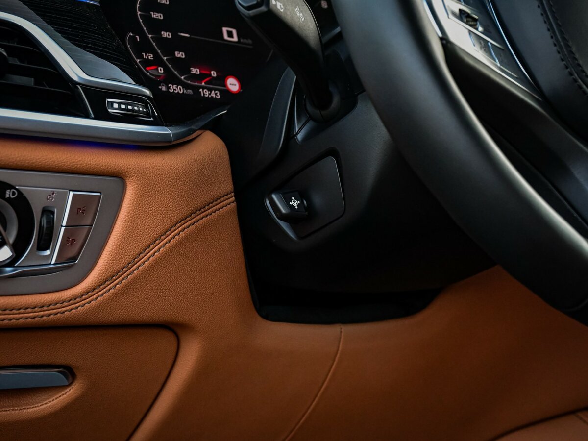 BMW 7 серии 2019 года с пробегом. Фото: #20