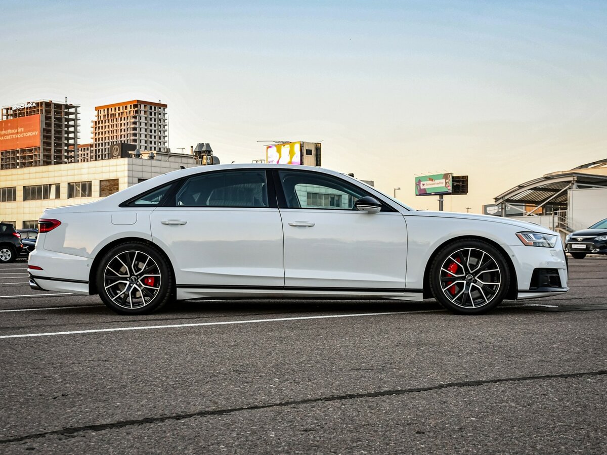Audi S8 2020 года с пробегом. Фото: #2