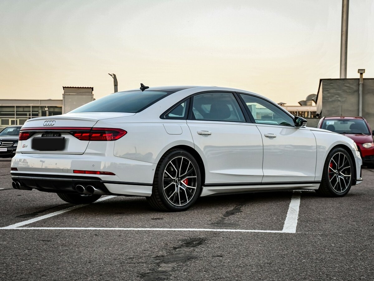 Audi S8 2020 года с пробегом. Фото: #3