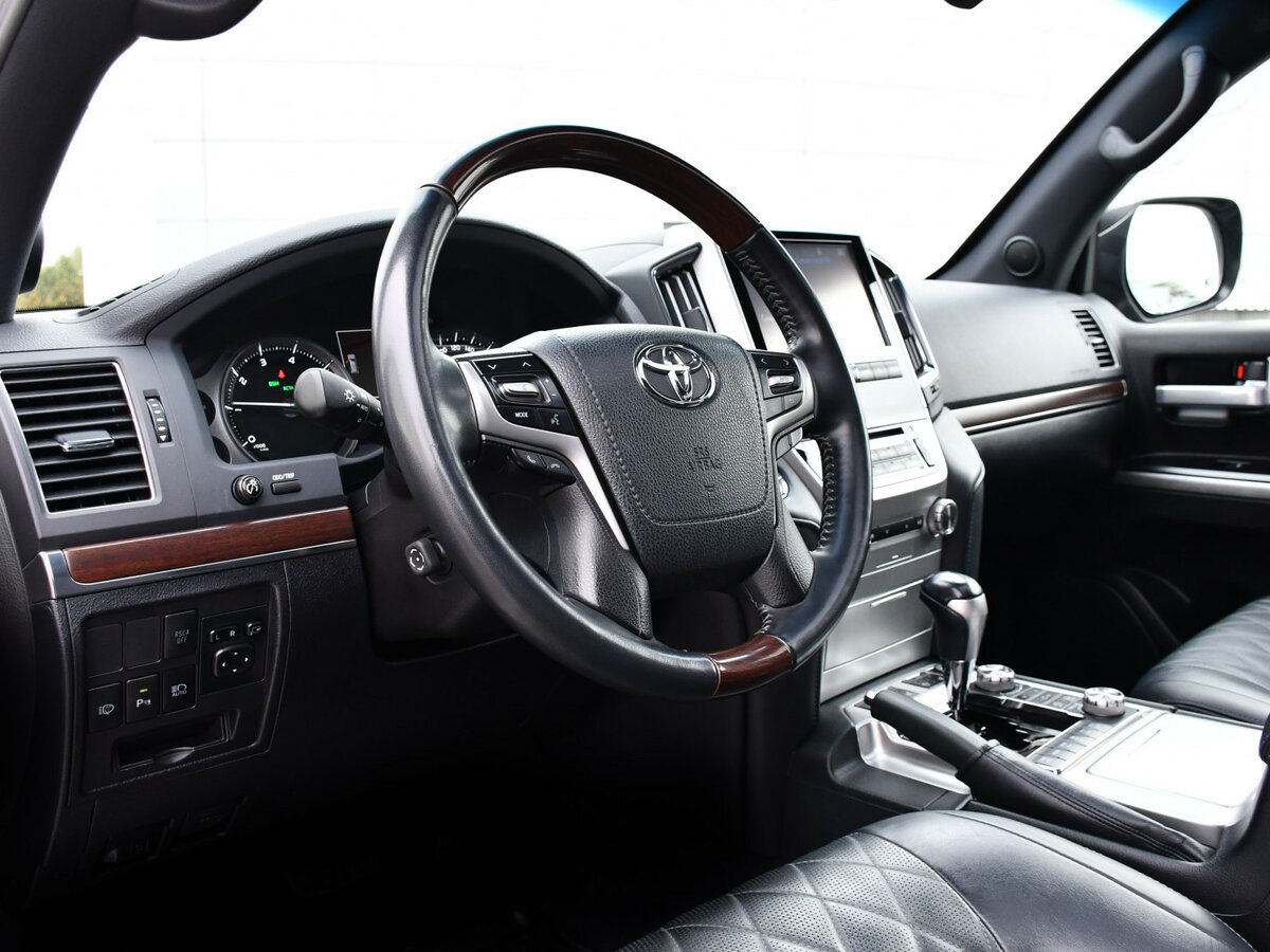 Toyota Land Cruiser 2017 года с пробегом. Фото: #12