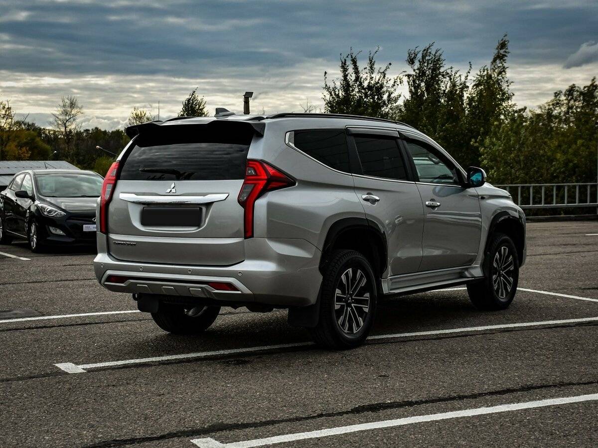 Mitsubishi Montero Sport 2022 года с пробегом. Фото: #4