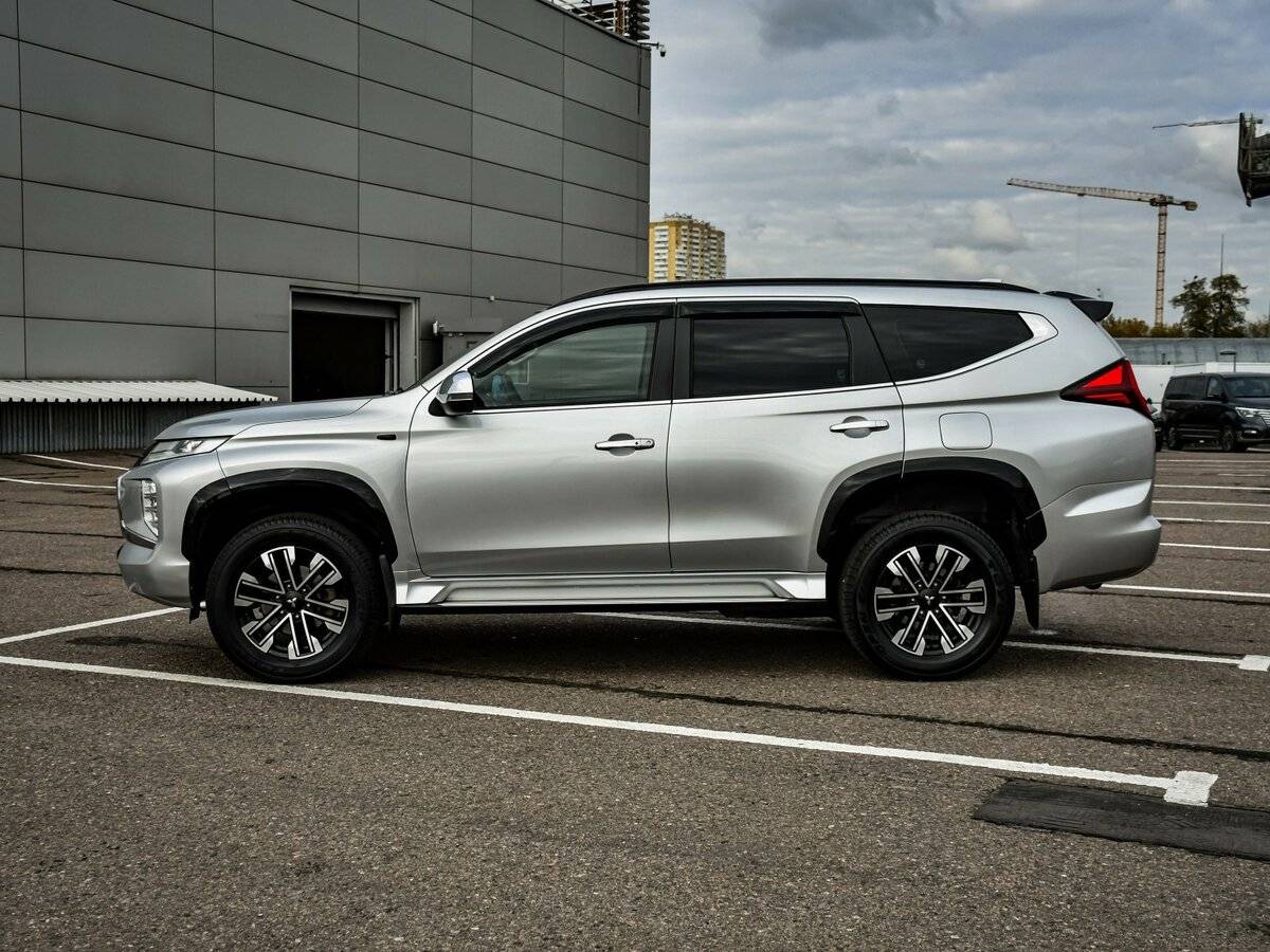 Mitsubishi Montero Sport 2022 года с пробегом. Фото: #7