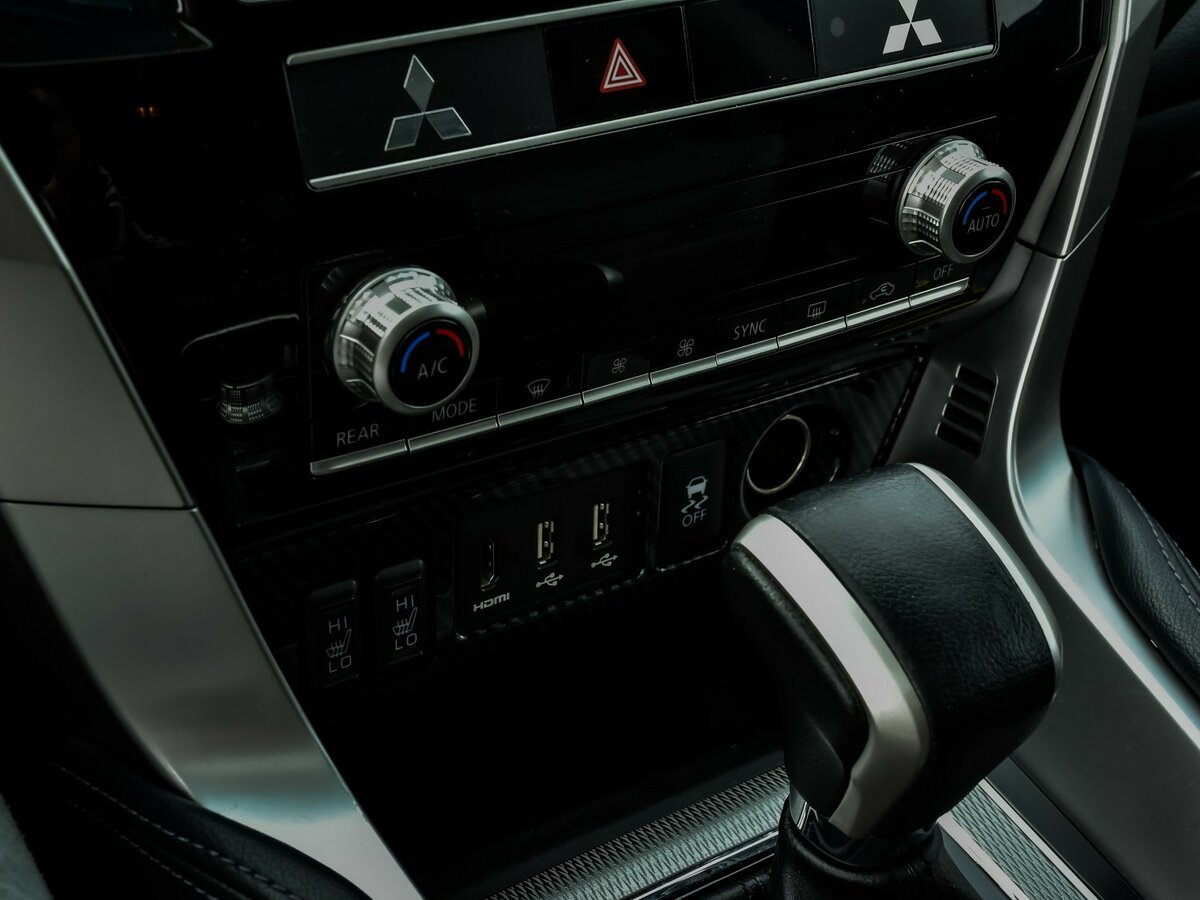 Mitsubishi Montero Sport 2022 года с пробегом. Фото: #16