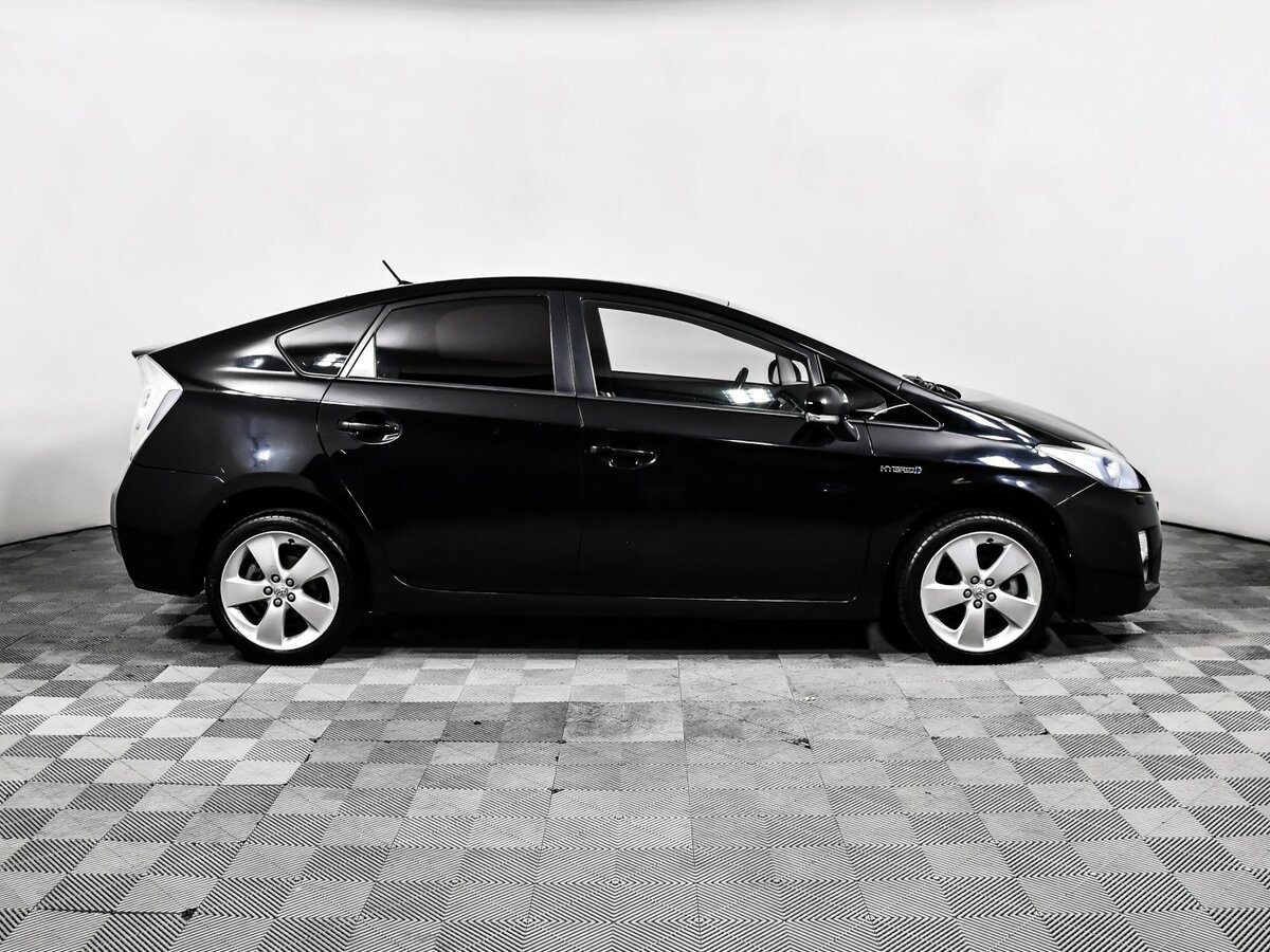 Toyota Prius 2010 года с пробегом. Фото: #3
