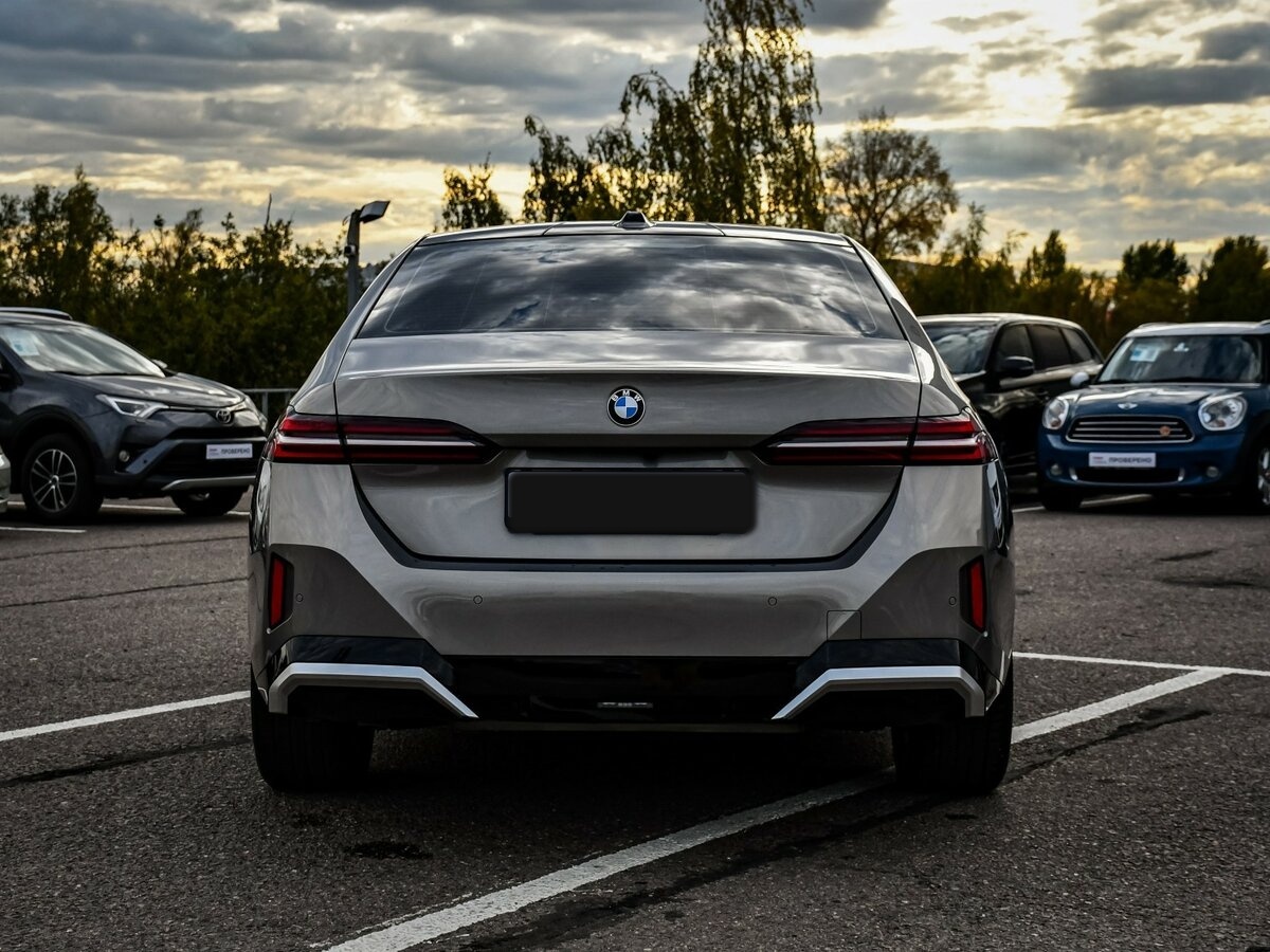 BMW 5 серии 2024 года с пробегом. Фото: #5