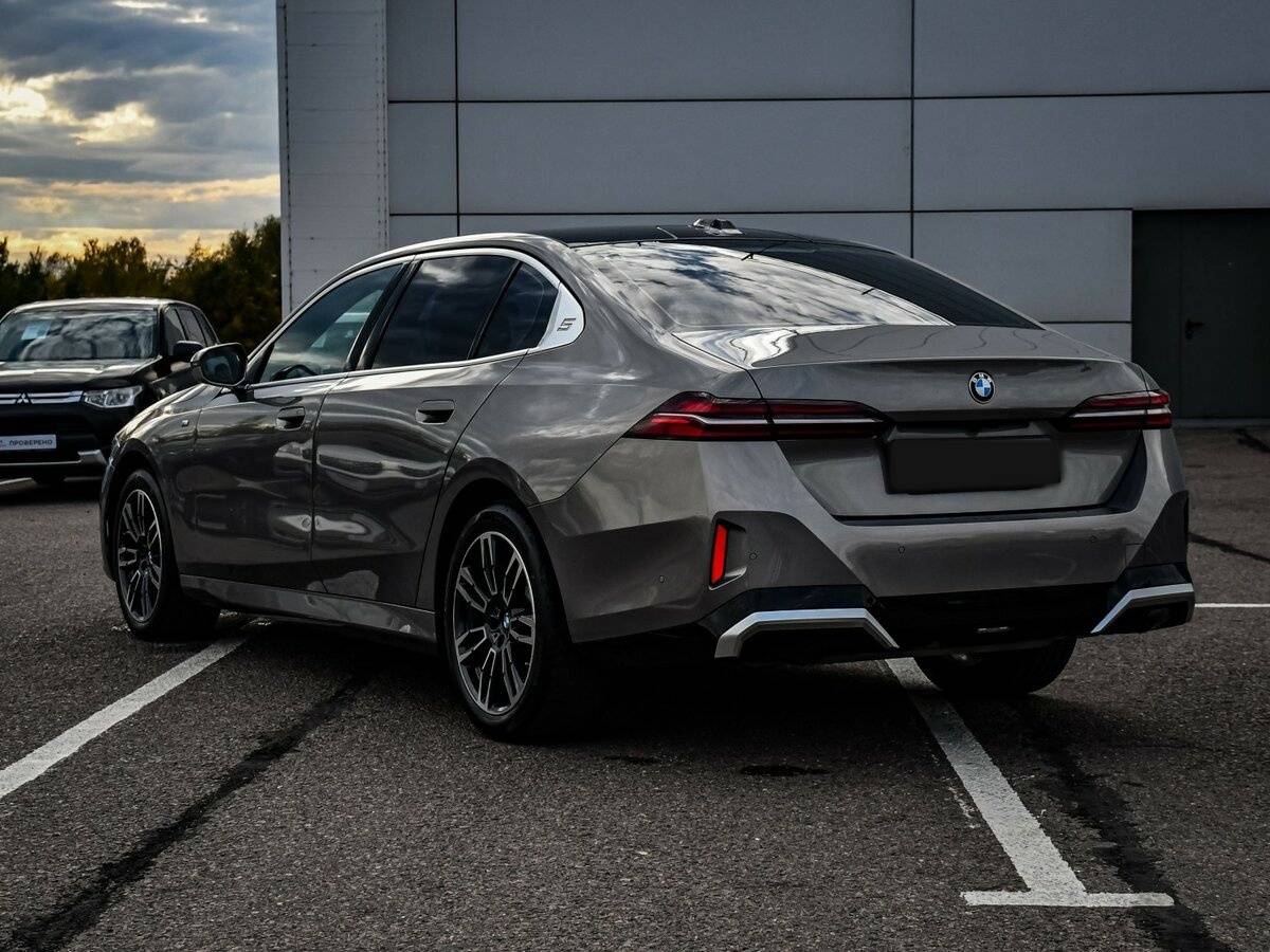 BMW 5 серии 2024 года с пробегом. Фото: #6