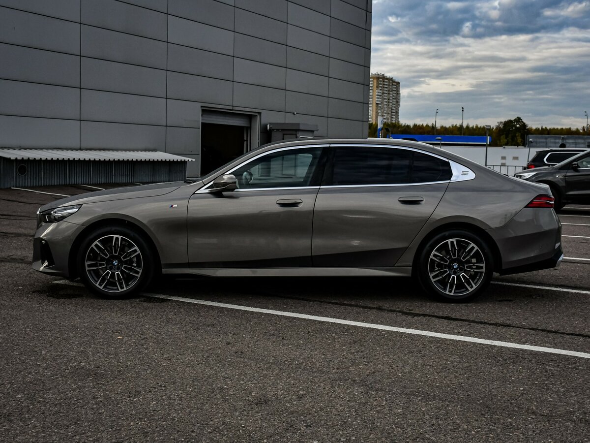 BMW 5 серии 2024 года с пробегом. Фото: #7