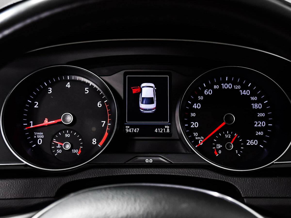 Volkswagen Passat 2018 года с пробегом. Фото: #8