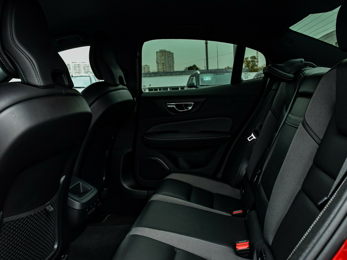 Volvo S60 2019 года с пробегом. Фото: #12