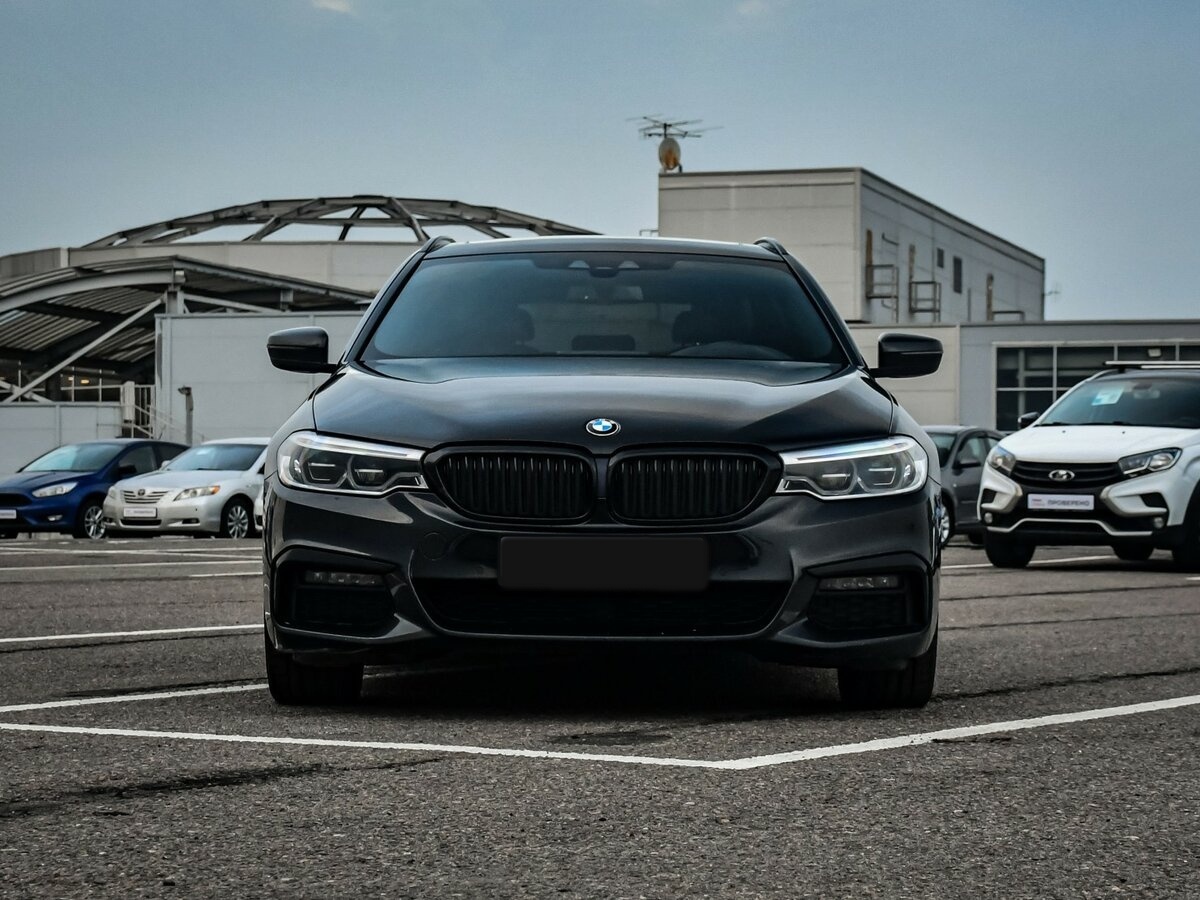 BMW 5 серии 2019 года с пробегом. Фото: #1