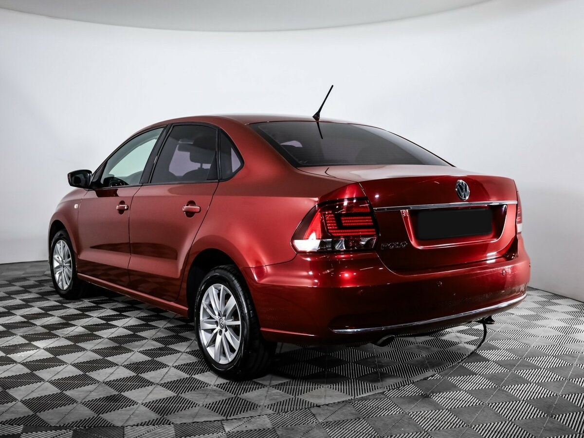 Б/У Фольксваген Поло 2015 года. Фото: #2