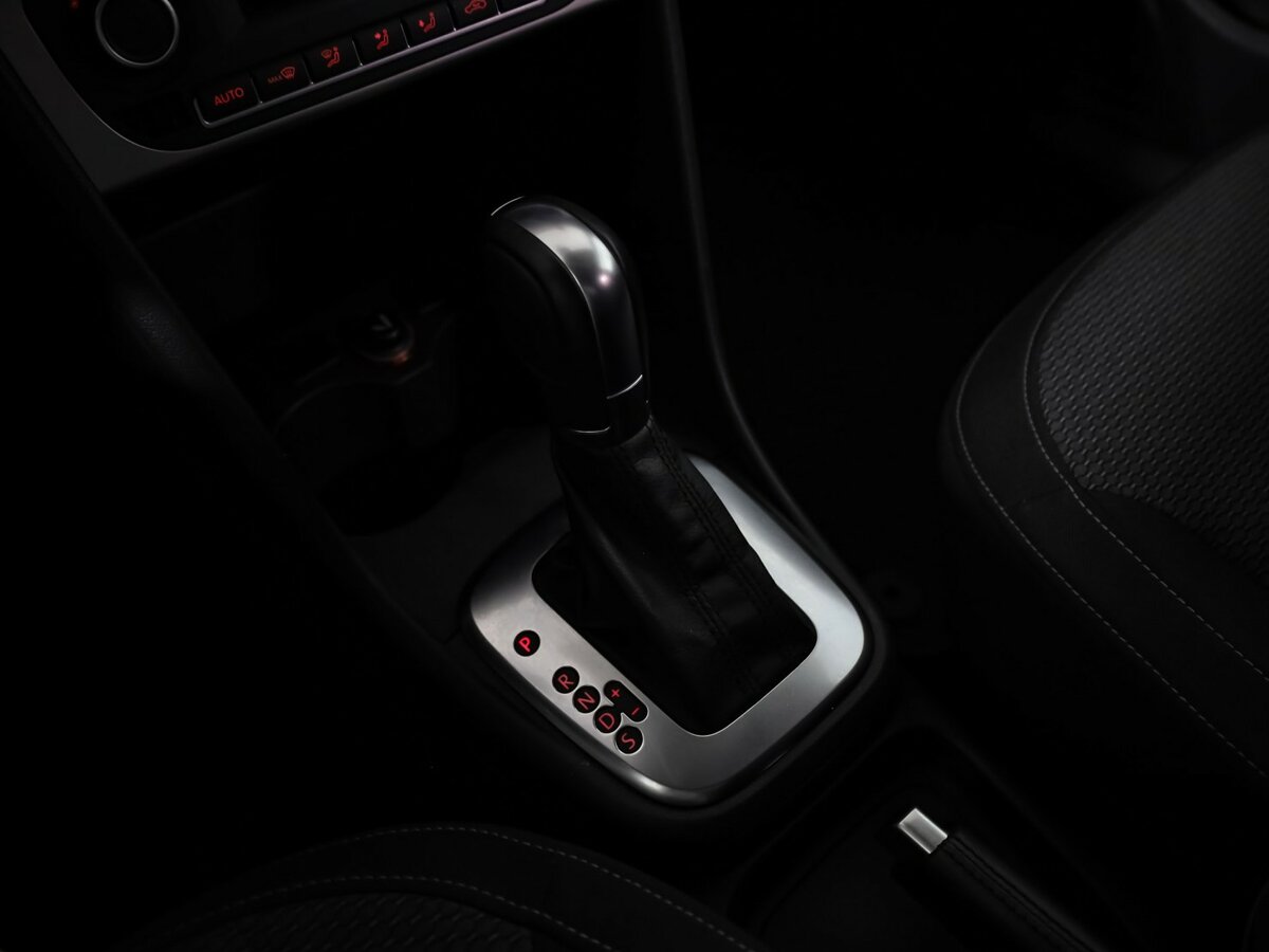 Б/У Фольксваген Поло 2015 года. Фото: #11