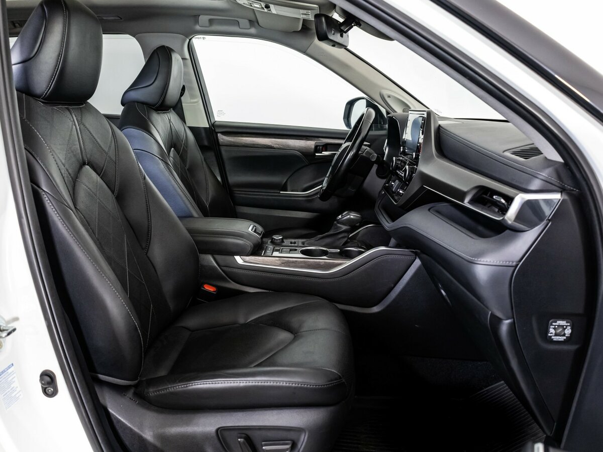 Toyota Highlander 2021 года с пробегом. Фото: #17