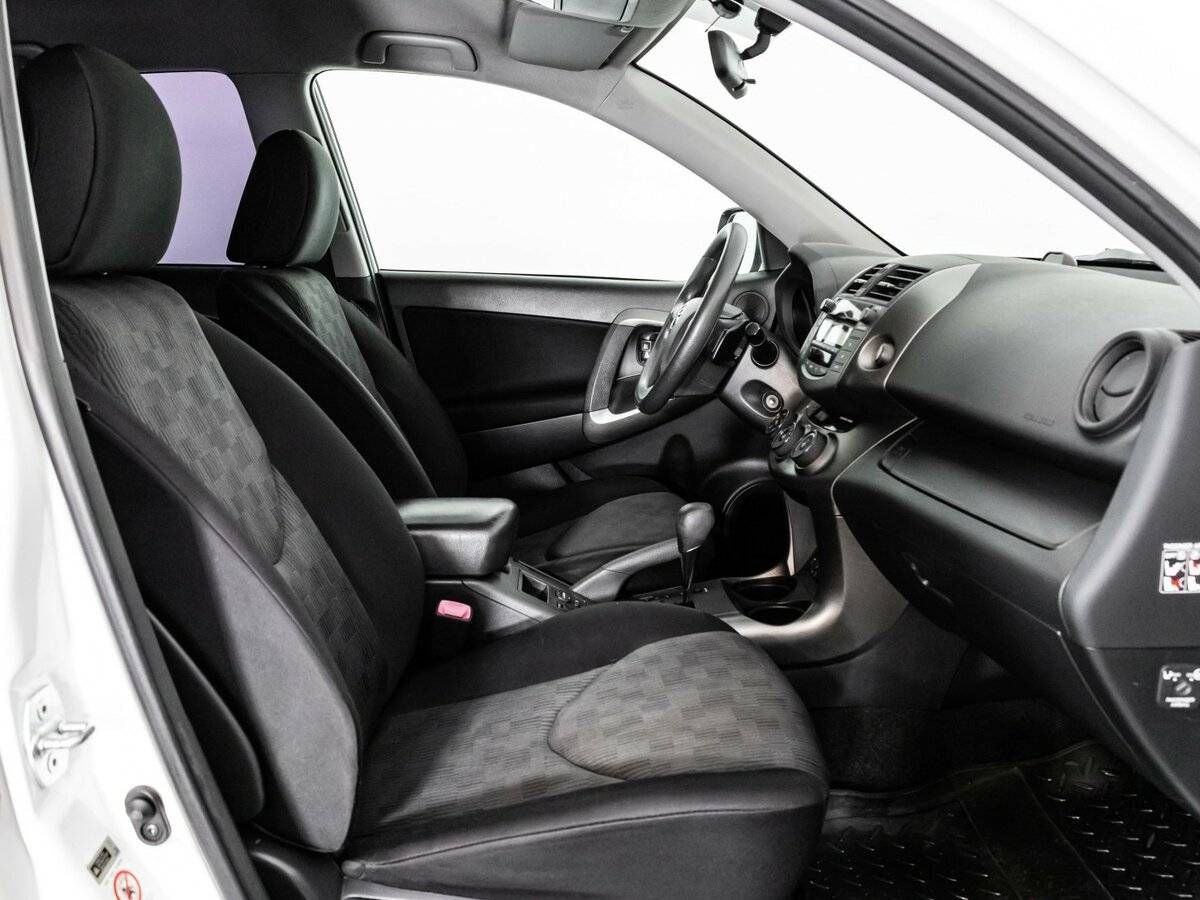 Toyota RAV4 2010 года с пробегом. Фото: #10