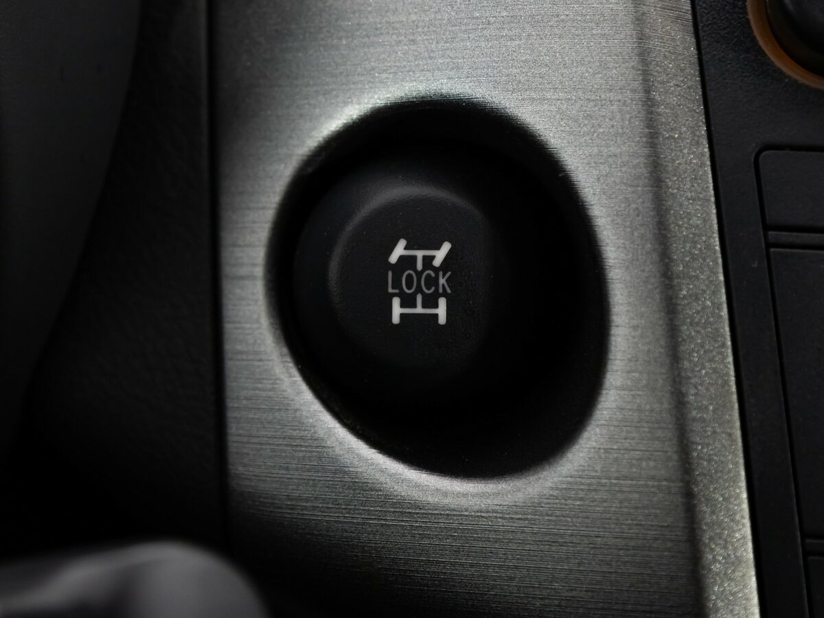 Toyota RAV4 2010 года с пробегом. Фото: #14