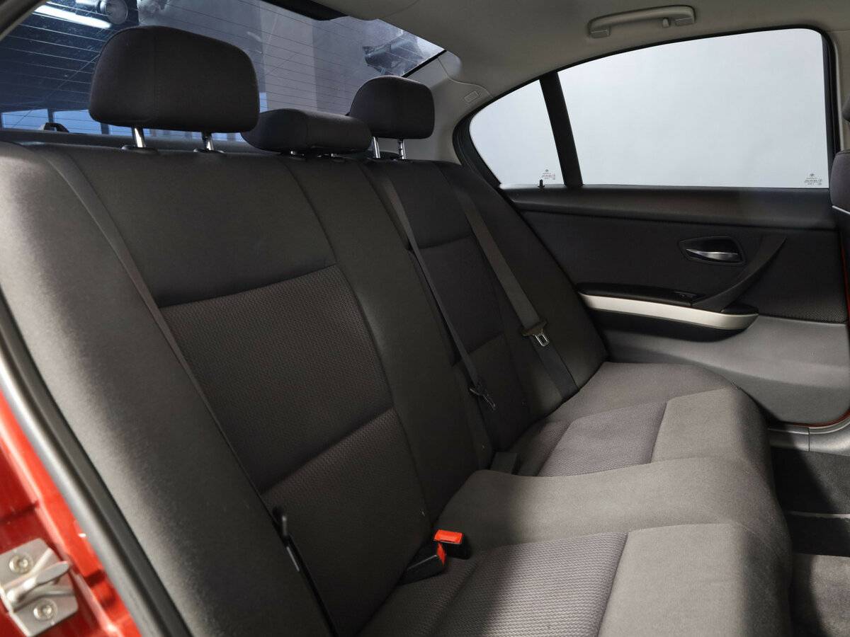 BMW 3 серии 2011 года с пробегом. Фото: #9