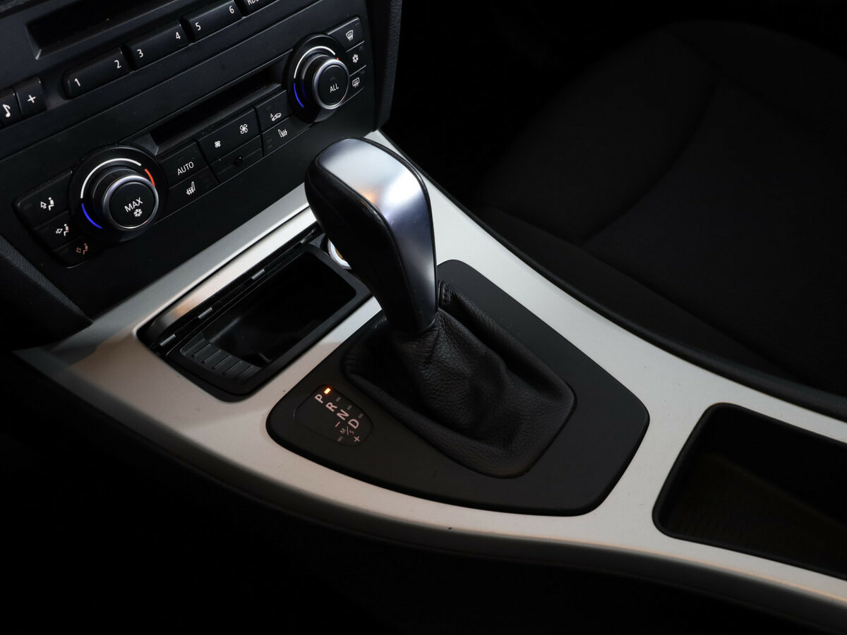 BMW 3 серии 2011 года с пробегом. Фото: #11