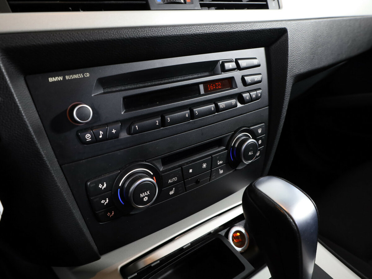 BMW 3 серии 2011 года с пробегом. Фото: #12