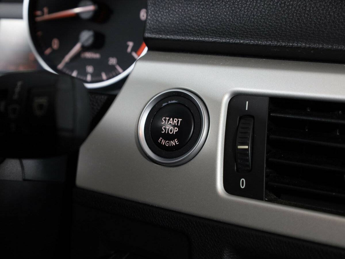 BMW 3 серии 2011 года с пробегом. Фото: #13