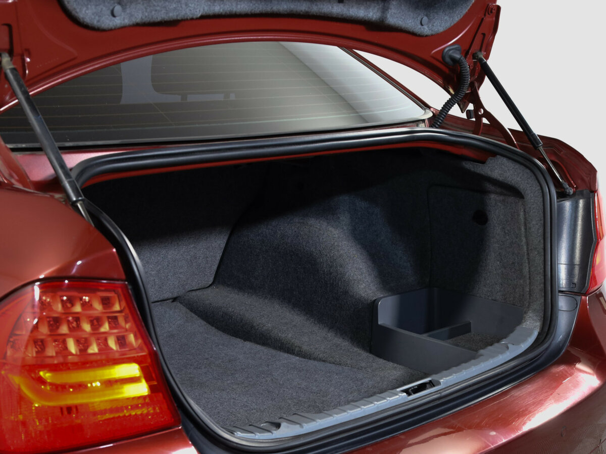 BMW 3 серии 2011 года с пробегом. Фото: #15