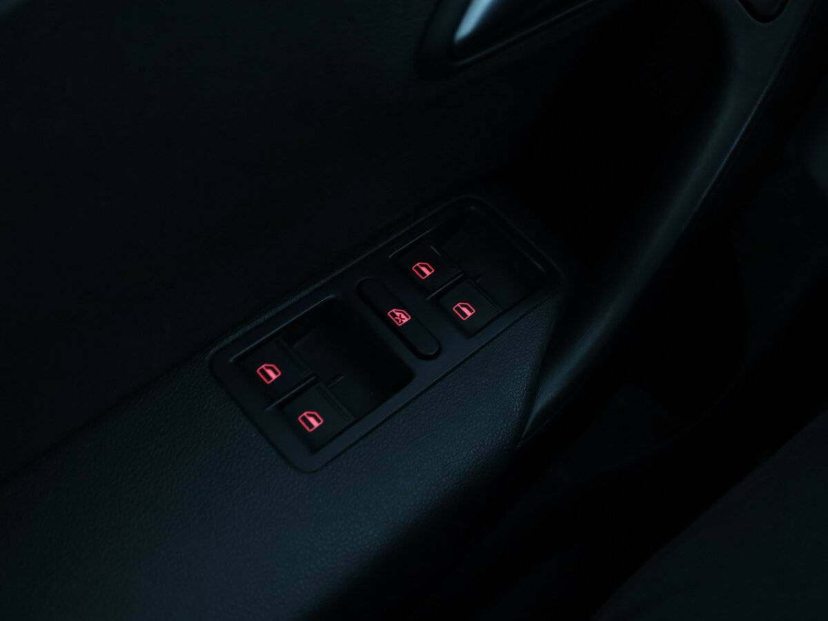 Б/У Фольксваген Поло 2017 года. Фото: #17