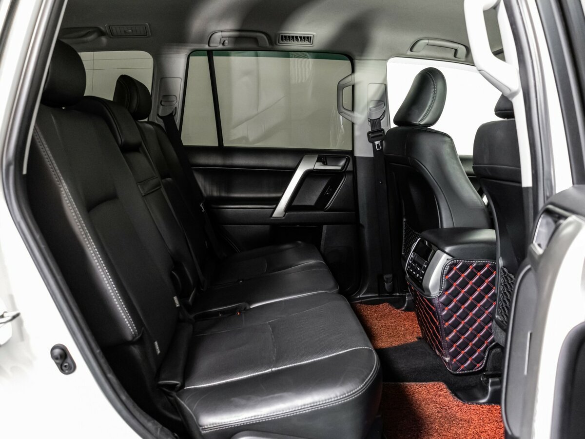 Toyota Land Cruiser Prado 2019 года с пробегом. Фото: #18