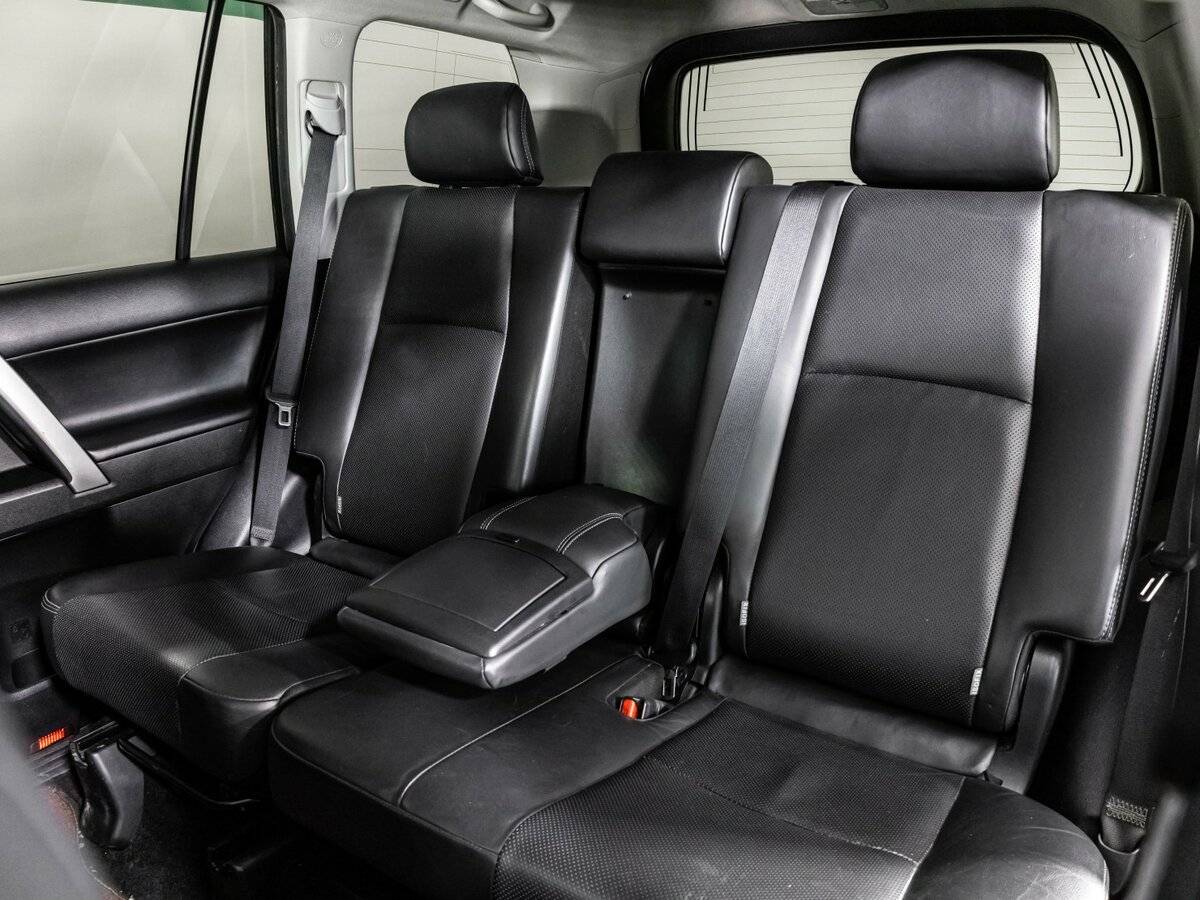 Toyota Land Cruiser Prado 2019 года с пробегом. Фото: #19