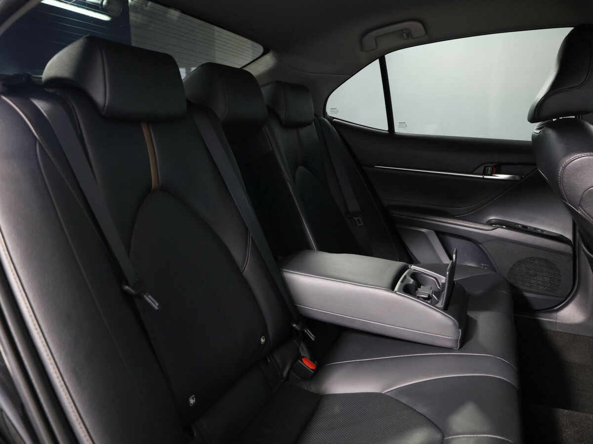 Toyota Camry 2021 года с пробегом. Фото: #10