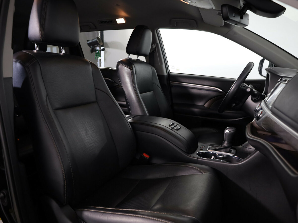 Toyota Highlander 2019 года с пробегом. Фото: #8