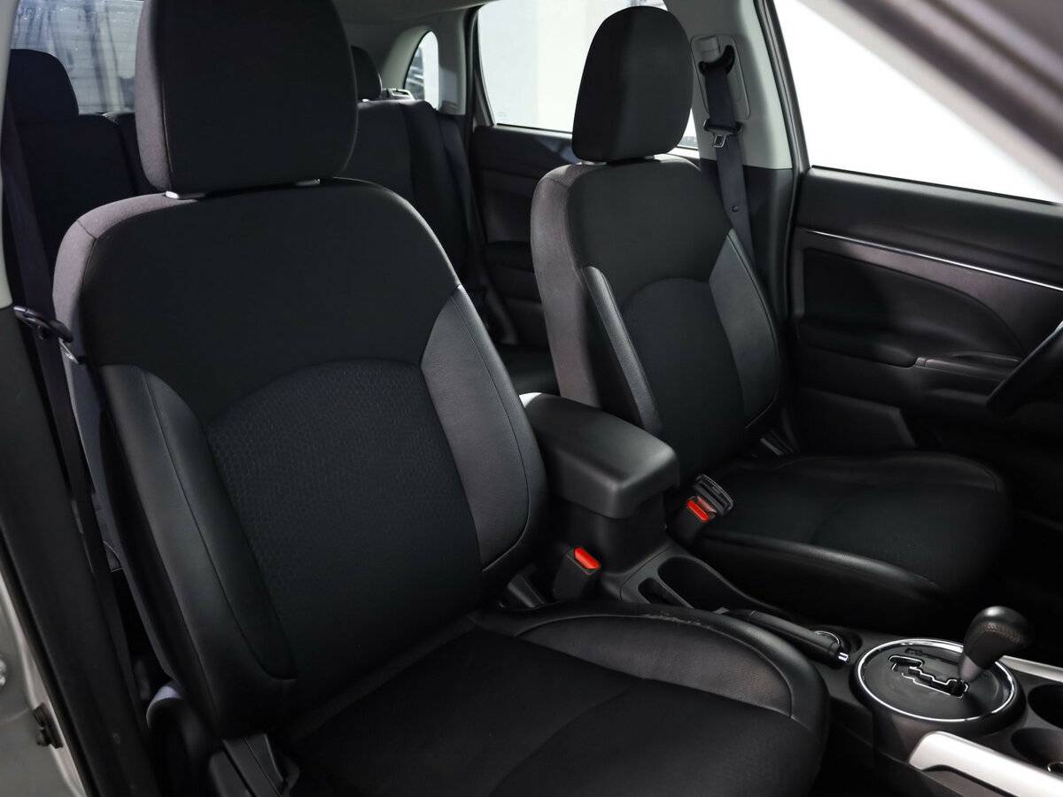 Б/У Митсубиши АС-Икс 2013 года. Фото: #18