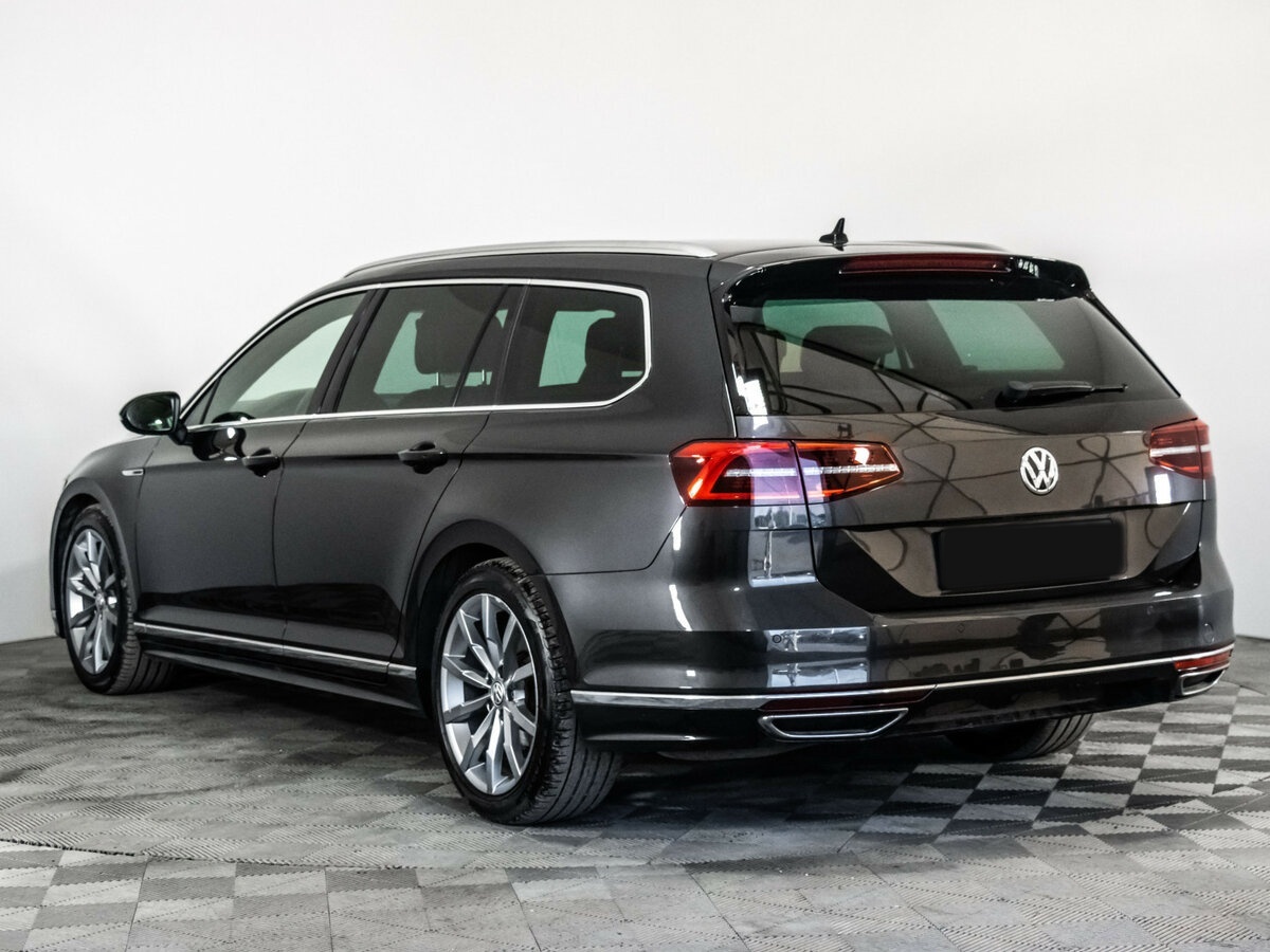 Volkswagen Passat 2018 года с пробегом. Фото: #6