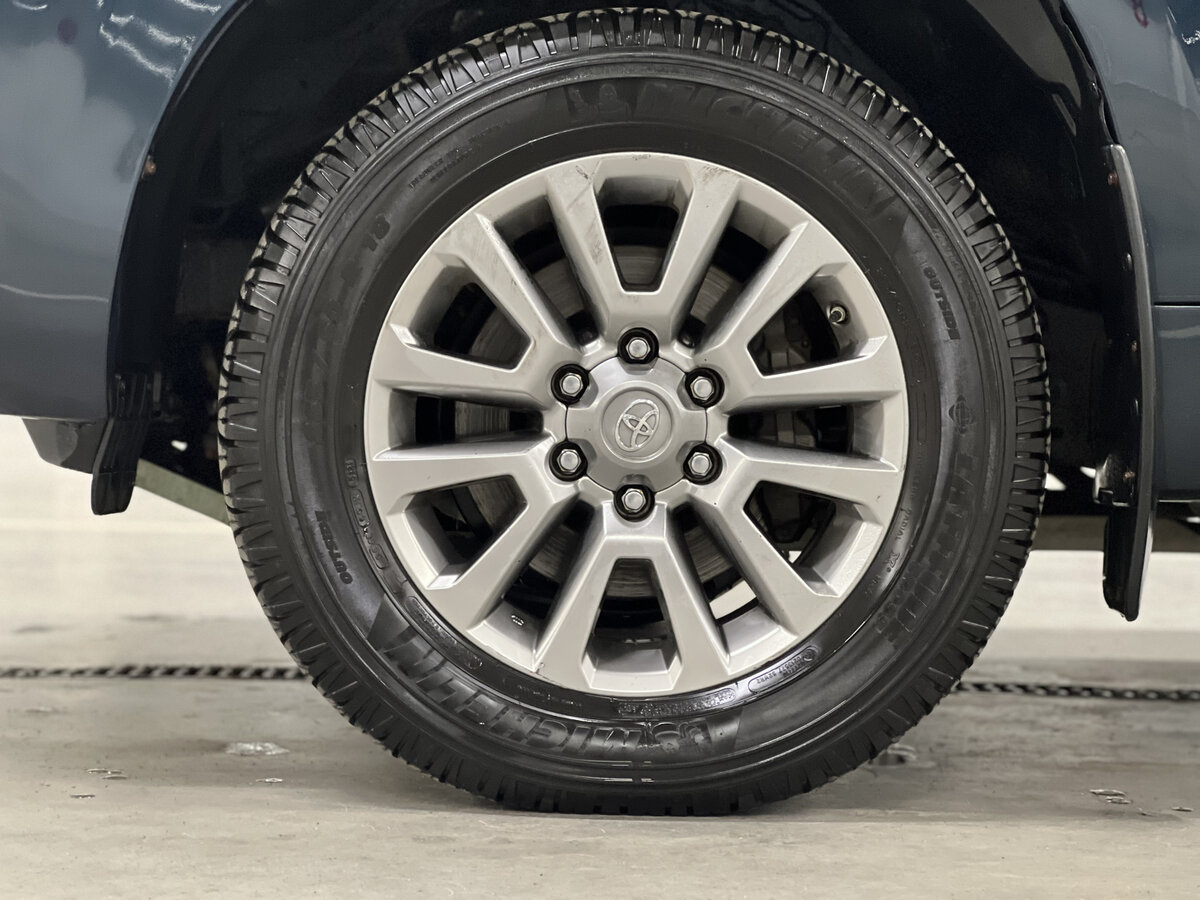 Toyota Land Cruiser Prado 2017 года с пробегом. Фото: #17