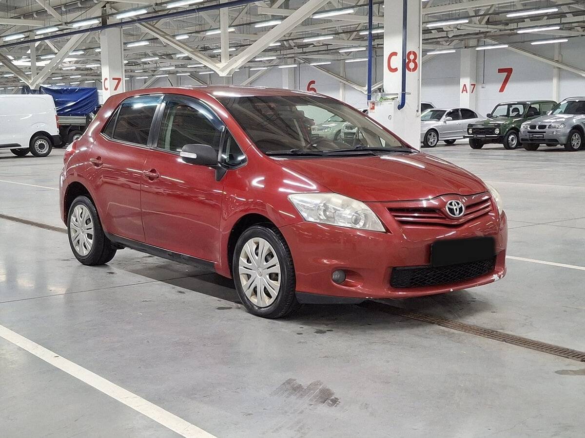 Toyota Auris 2010 года с пробегом. Фото: #2