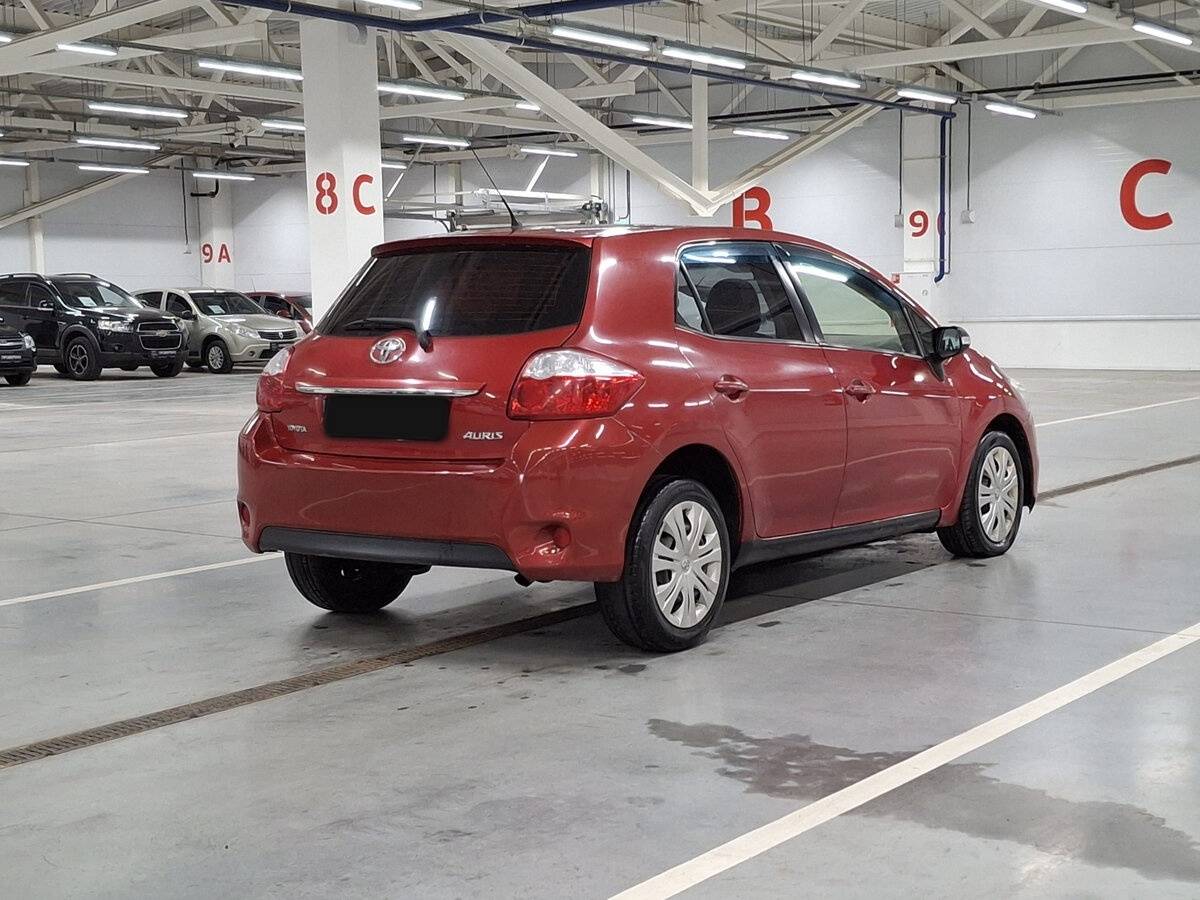 Toyota Auris 2010 года с пробегом. Фото: #4