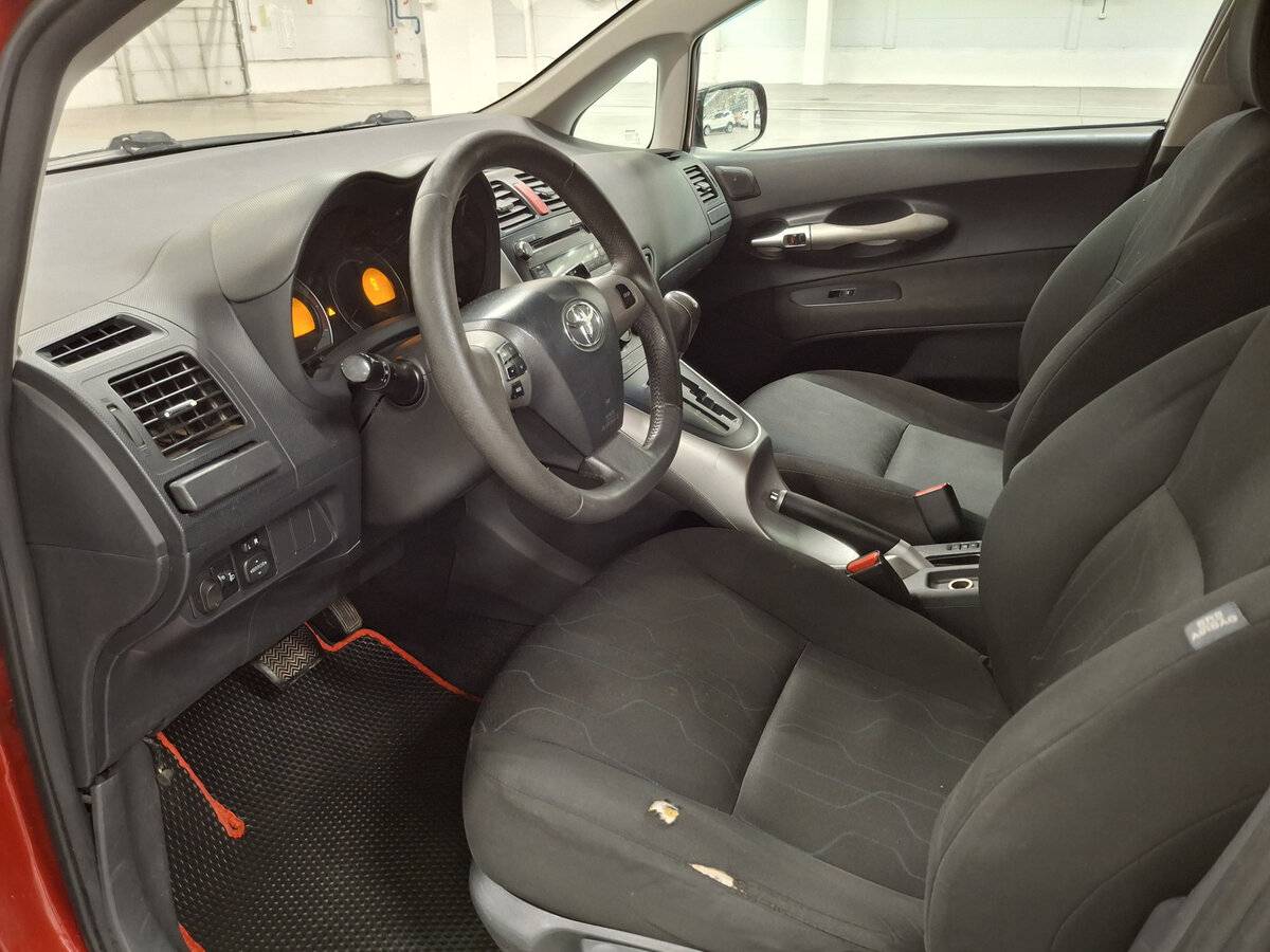 Toyota Auris 2010 года с пробегом. Фото: #14