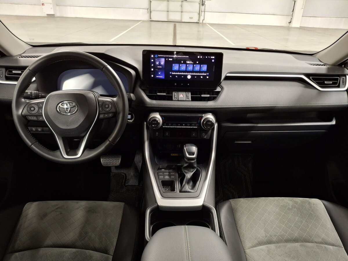Toyota RAV4 2024 года с пробегом. Фото: #13