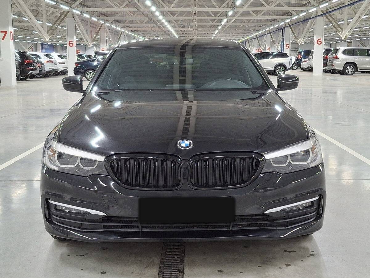 BMW 5 серии 2019 года с пробегом. Фото: #1
