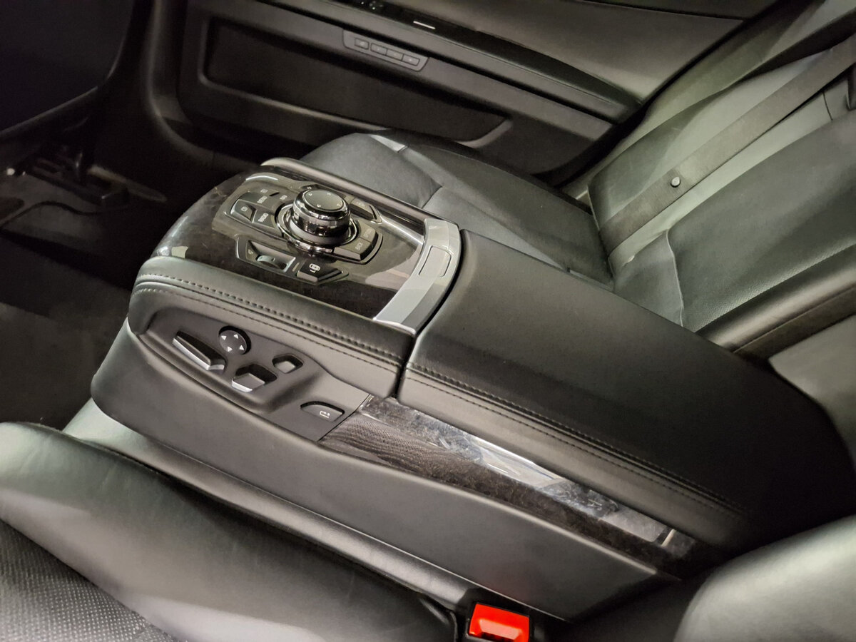 BMW 7 серии 2012 года с пробегом. Фото: #20