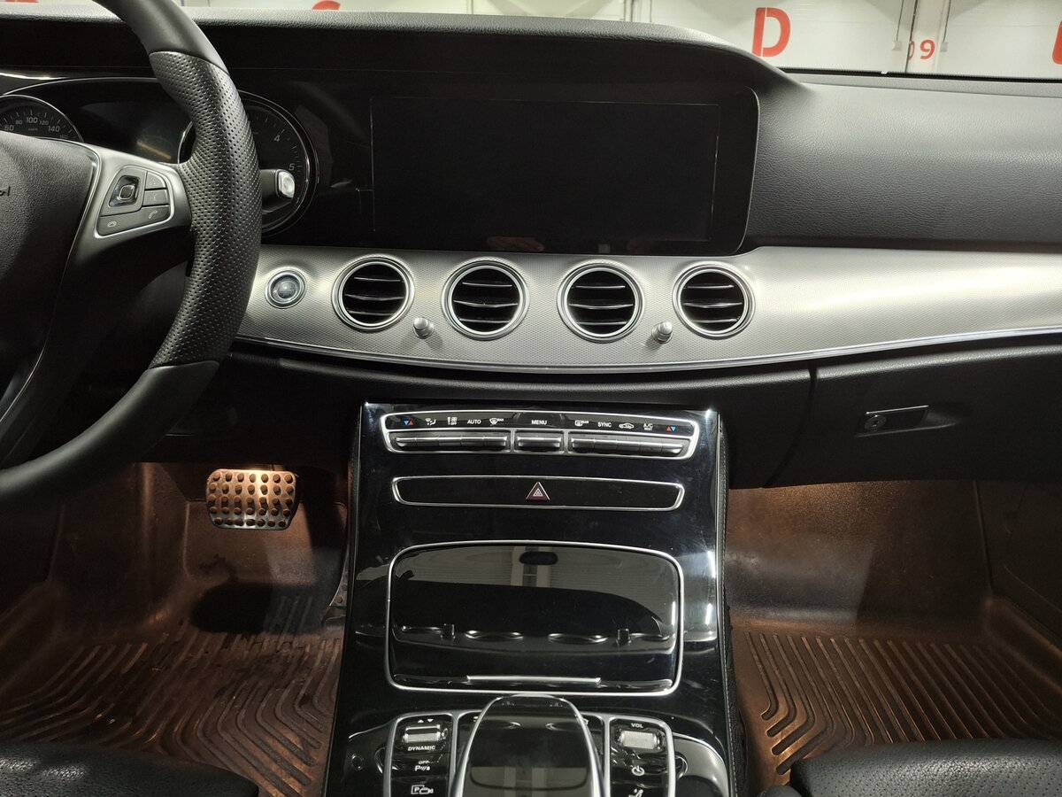 Mercedes-Benz E-Класс 2018 года с пробегом. Фото: #13