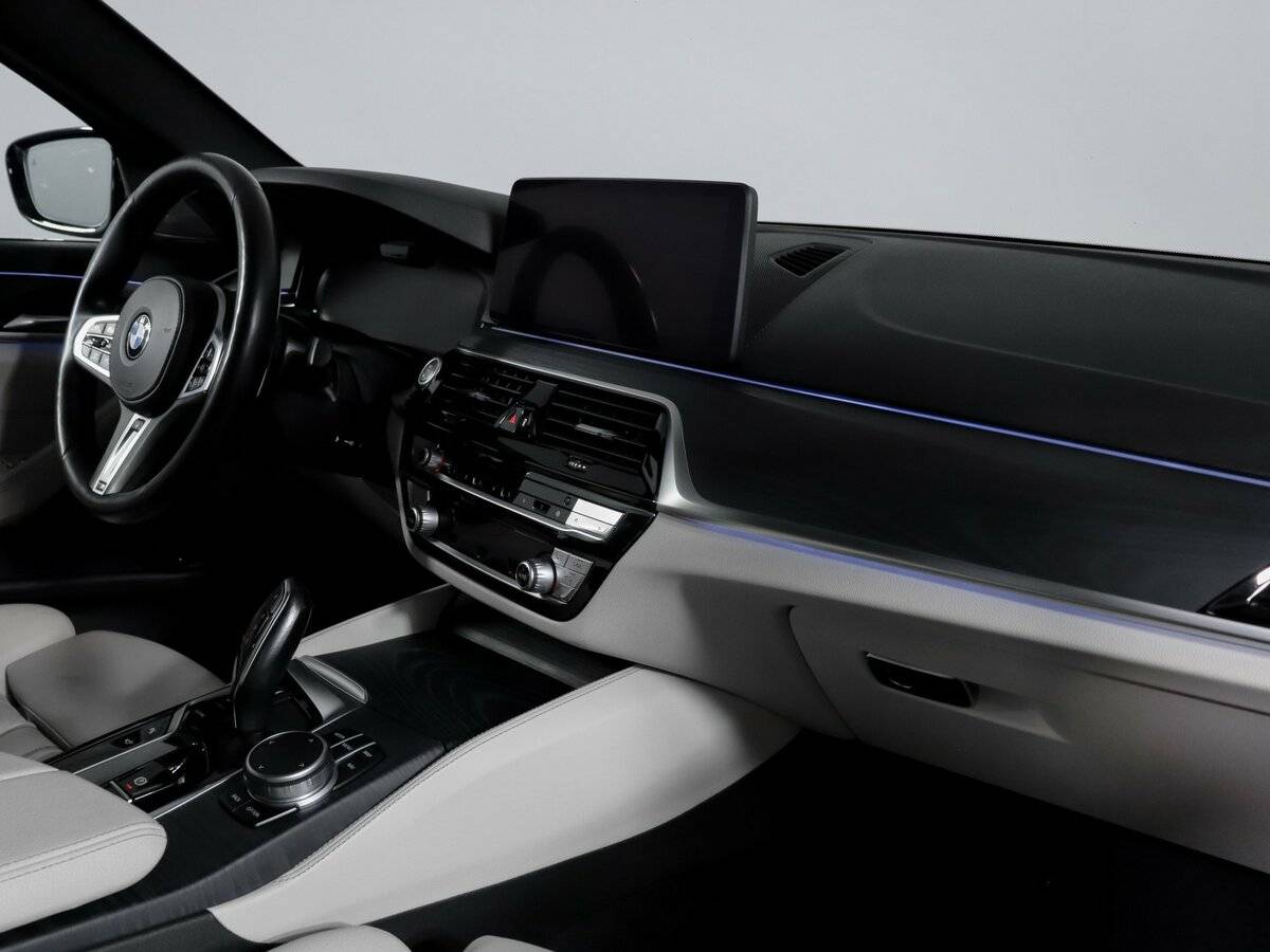 BMW 5 серии 2020 года с пробегом. Фото: #8