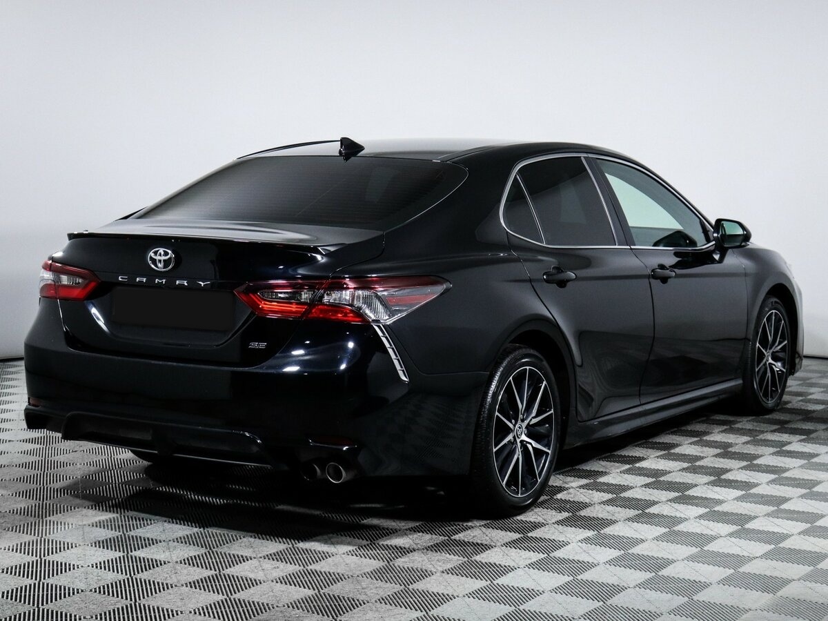 Toyota Camry 2023 года с пробегом. Фото: #3